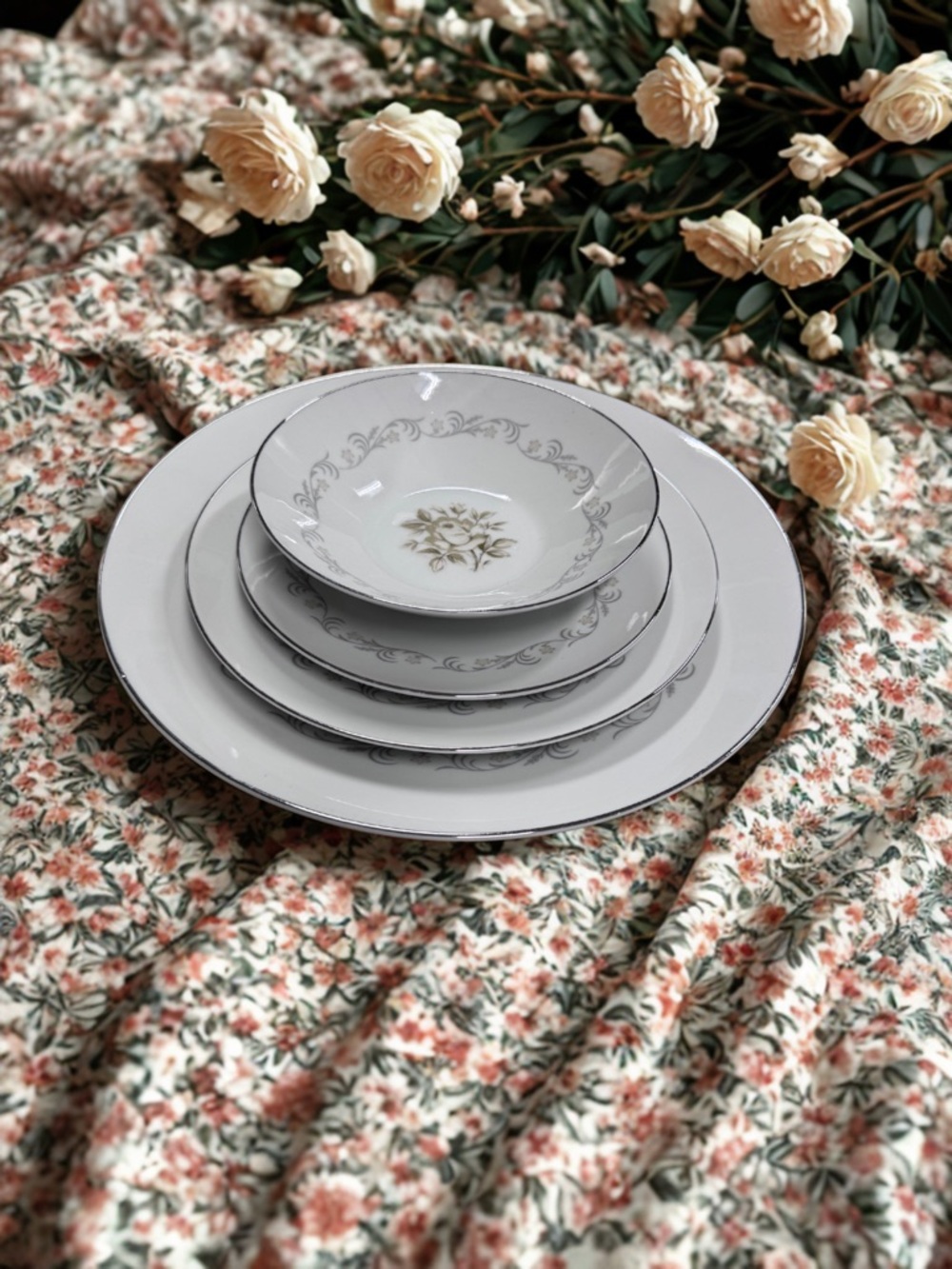 Wentworth Fine China Margo pattern Dinnerware Set with Silver Scroll Accents